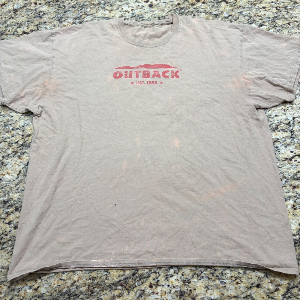 Outback Steakhouse Graphic T-Shirt Mens Tan Red Logo Distressed Bleach Wash Tee